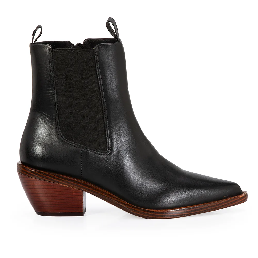 BOTA PRETA COURO CANO CURTO BICO FINO