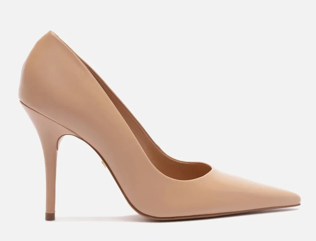 Scarpin Bege Couro Salto Alto Bico Fino