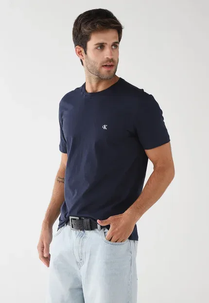 CAMISETA MC CKJ MASC LOGO SERIF FONT MARINHO