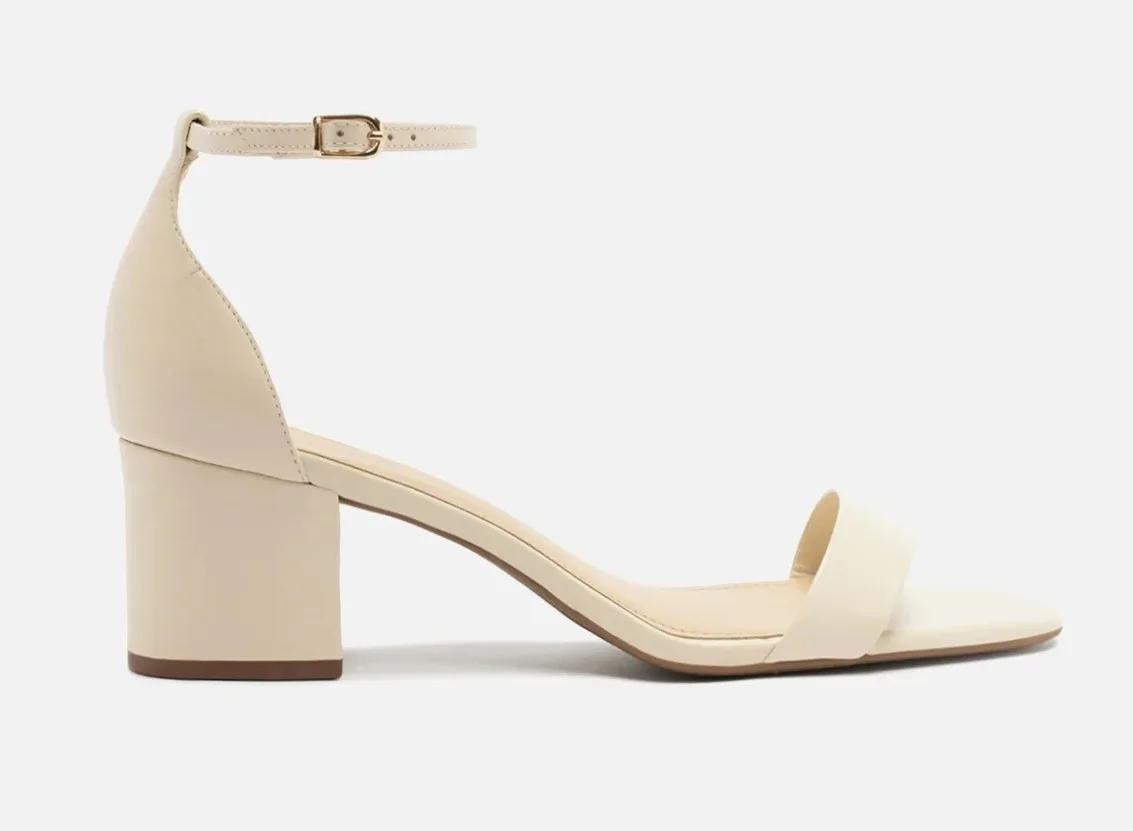 Sandália Off-White Couro Bloco Médio Isabelli